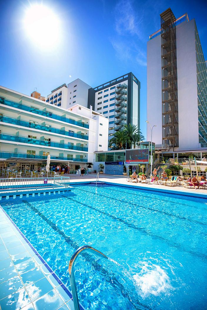 Piscina Hotel Calypso