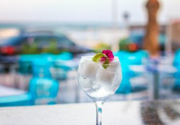 Bar Las Olas en el Hotel Koral Beach