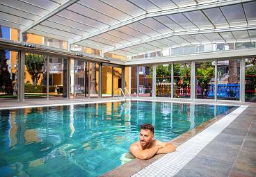 Piscina climatizada Hotel Pueblo Benidorm