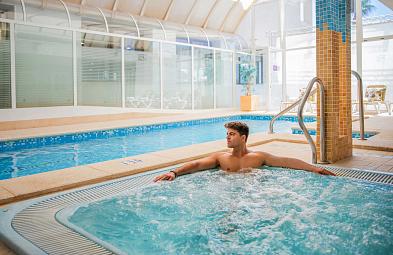 Piscina climatizada Hotel Servigroup La Zenia