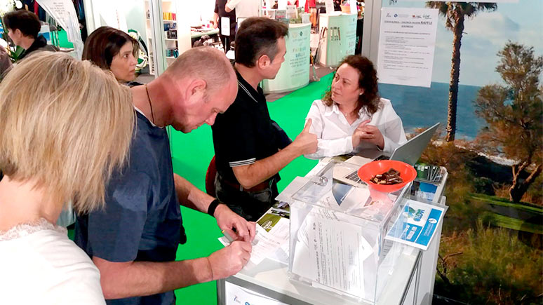 Maricarmen mostrando Orihuela como destino de Golf Turismo interesado en destinos de Golf