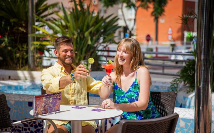 Bar hoteles para adultos Servigroup