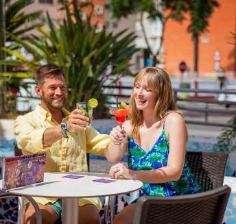 Bar en la piscina Hotel Nereo