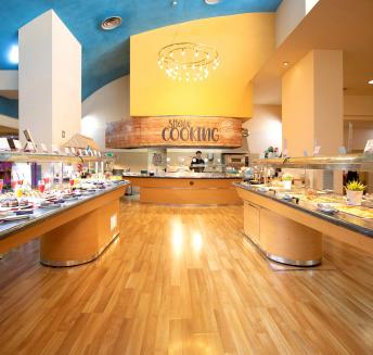 Restaurante tipo buffet Hotel Marina Playa