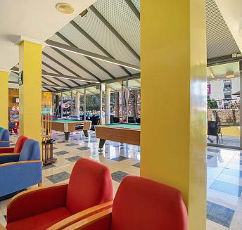 Bar con salón Hotel Pueblo Benidorm