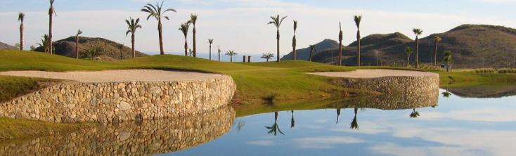 lago en el campo de golf de mojácar