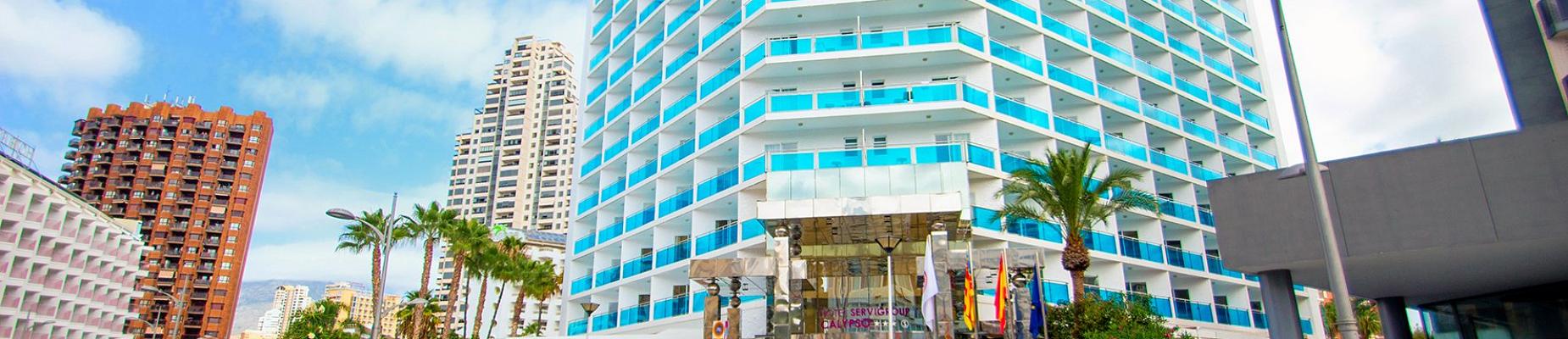 Entrada del hotel Calypso Benidorm