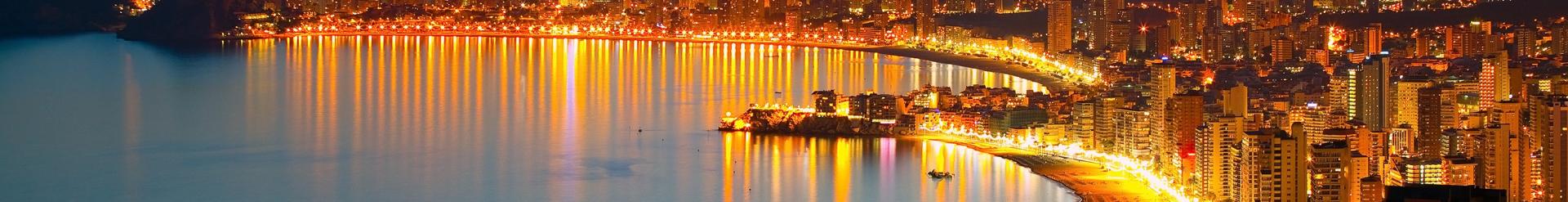 Playa de Benidorm iluminada