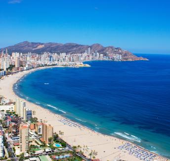 Descubre Benidorm y el Hotel Calypso