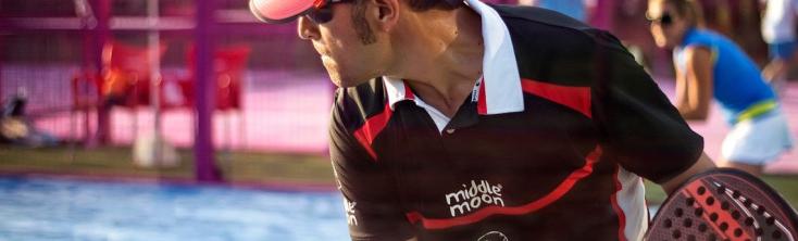 Jugador de pádel Hotel Marina Playa