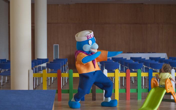 Baila con Delfi Hotel Marina Mar