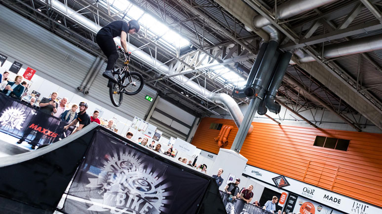 Exhibiciones en la Feria de ciclismo The Cycle show