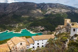 Panorámica de Guadalest desde su castillo