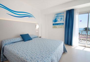 Amplias habitaciones familiares en el hotel Trinimar