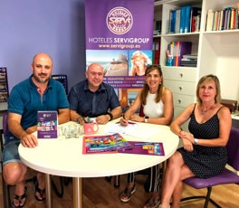 Firma del convenio con el Club de Voleibol Playas de Benidorm