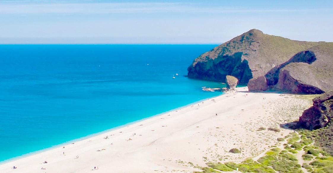 Playa de los Muertos en la Costa de Almería