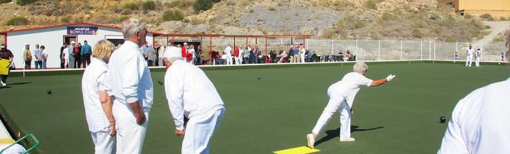 Practicando bowls en Hotel Marina Playa