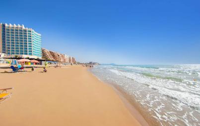 Hotel Koral Beach en primera línea de mar
