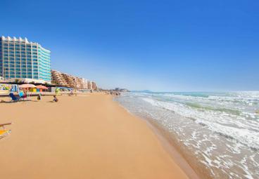 Hotel Koral Beach en primera línea de mar
