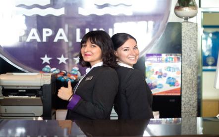 Recepcionistas del Hotel Servigroup Papa Luna