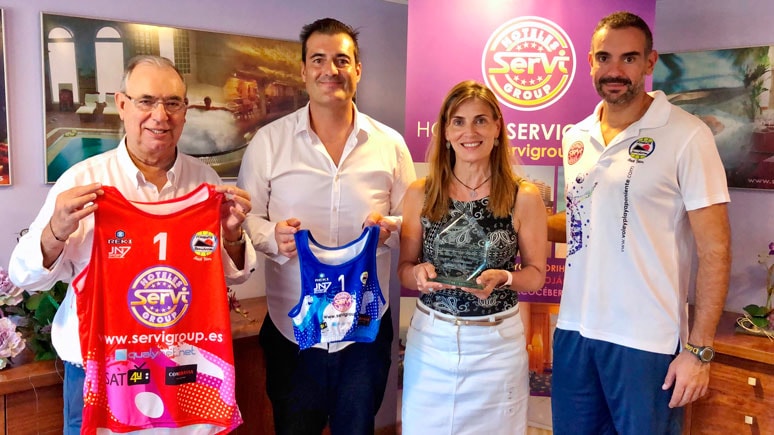 Club de Vóley Playa Poniente Benidorm en las oficinas centrales de Hoteles Servigroup Palmarés Club de Vóley Playa Poniente Benidorm temporada 2019
