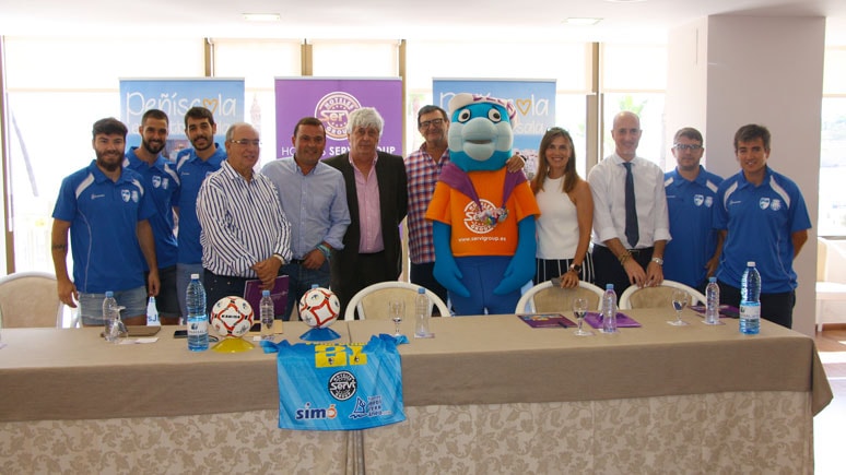 Rueda de prensa celebrada en el Hotel Servigroup Papa Luna de Peñíscola Firma del patrocinio en el Hotel Papa Luna